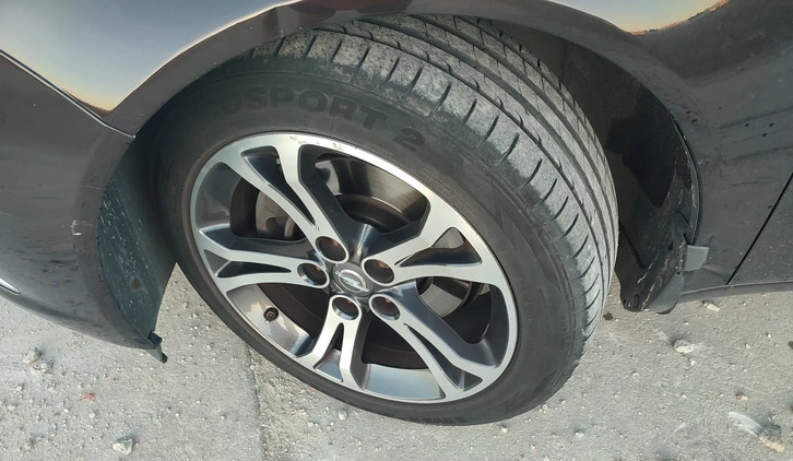 Opel Insignia cena 29900 przebieg: 205000, rok produkcji 2012 z Swarzędz małe 56